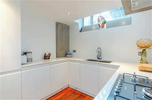 Photo 12 - Incredible 2BD Loft by Regents Canal - Haggerston