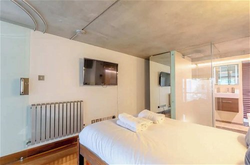 Photo 3 - Incredible 2BD Loft by Regents Canal - Haggerston