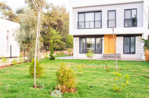 Photo 19 - Luminous House w Garden 5 min to Beach in Milas