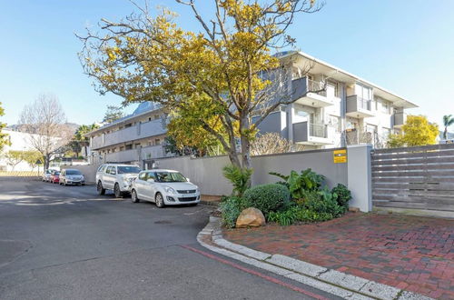 Photo 21 - Spacious 1 BD Apartment in Claremont