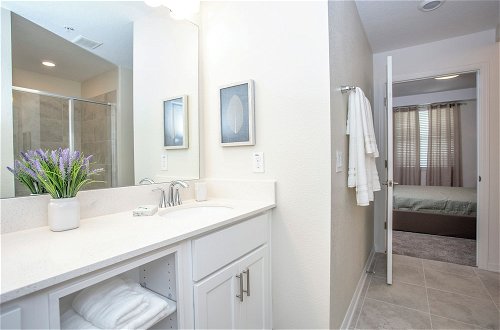 Photo 18 - Luxurious 2 Bedroom Apartment Close to Disney 303 4721
