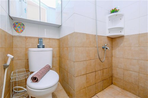Photo 14 - Comfort Designed 2Br At Green Pramuka City Apartment