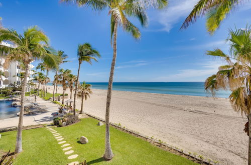 Photo 20 - San Jose Del Cabo Oceanfront Condo - Pools & Beach