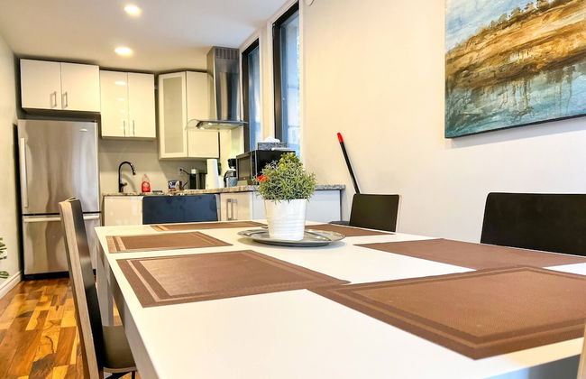 Chic Townhome With Garage Dt Mtl - Photo 8