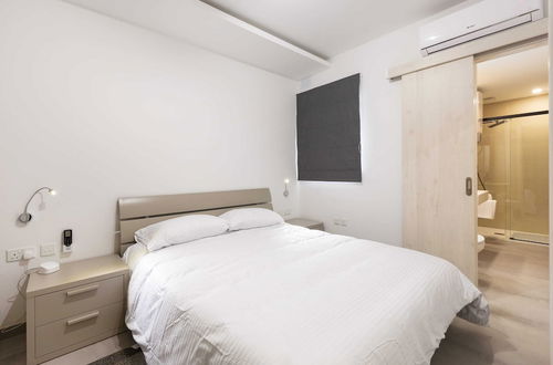 Photo 5 - Gzira Suite 7-hosted by Sweetstay