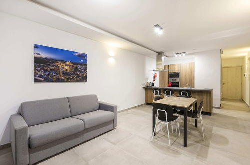 Photo 16 - Gzira Suite 7-hosted by Sweetstay