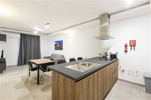 Photo 13 - Gzira Suite 7-hosted by Sweetstay