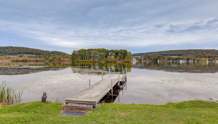 Foto 1 - Bradford Lake House w/ Dock: Near Wineries