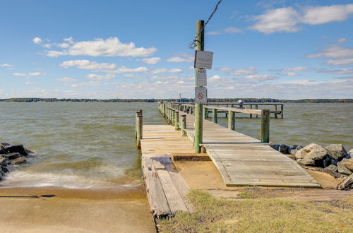 Photo 23 - Waterfront Rock Point Vacation Rental w/ Sunroom