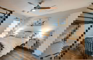 Foto 2 - Willis Waterfront Home w/ Deck on Lake Conroe