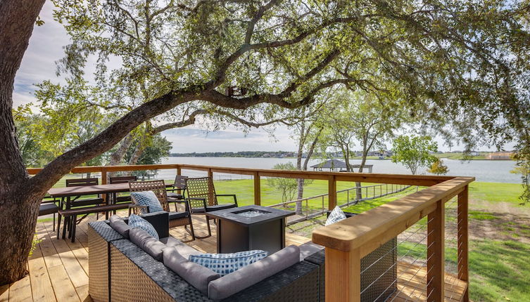 Foto 1 - Willis Waterfront Home w/ Deck on Lake Conroe