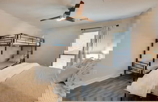 Foto 3 - Willis Waterfront Home w/ Deck on Lake Conroe