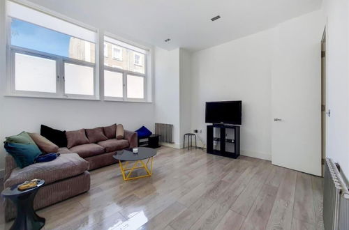 Photo 7 - Luxurious 4-bedrooms Apartment in Central London