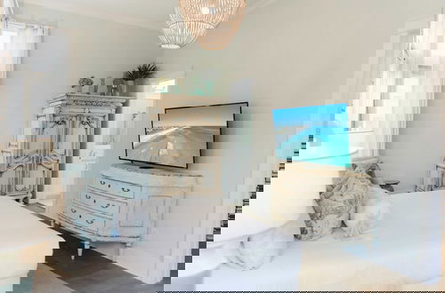 Foto 15 - Serenity by the Sea by Avantstay Walk to Beach + Pool Access!