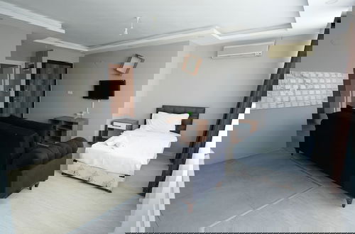 Photo 3 - NearMe Apart