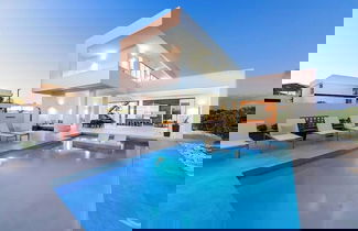Foto 1 - 2bdr Beachside Vacation Villa, Hotel Amenities v6