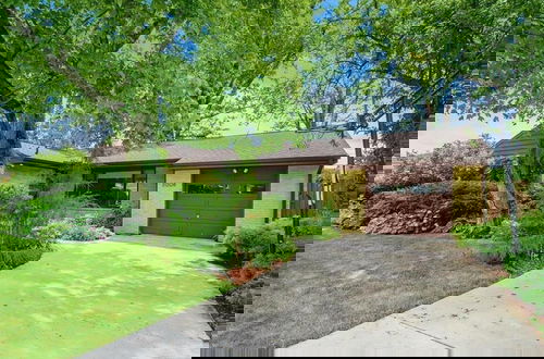 Foto 22 - Mid Century Modern 30 Minute Walk to Notre Dame 3 Bedroom 3 Full Bath 2008