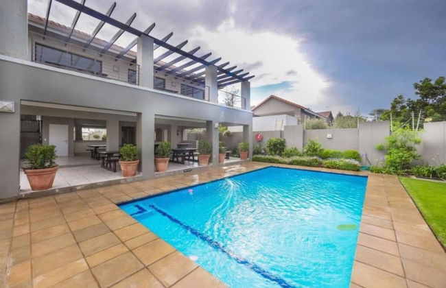 Captivating 2-bed Apartment in Sandton - Foto 13