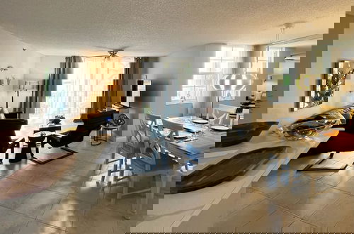 Foto 30 - Lux Condo at Yacht Club 10min from Beach