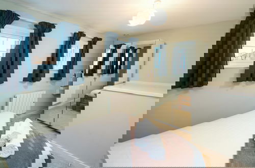 Foto 4 - Fantastic Stay In Canary Wharf 2 Bedroom