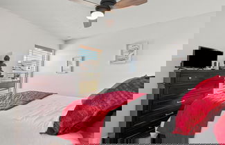 Photo 2 - Relaxing 3BR Retreat Community Pool Gym