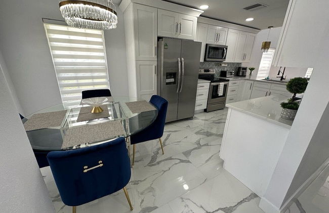 Modern, Fully Updated Southern Dunes Home - Golf Course Views - Foto 8