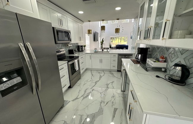 Modern, Fully Updated Southern Dunes Home - Golf Course Views - Foto 10