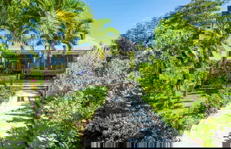 Foto 1 - Sunset Splendor: Historic Beach House With Pool