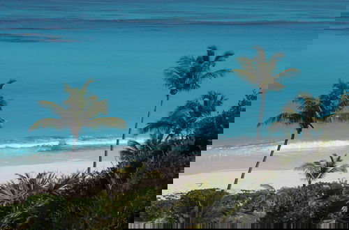 Foto 9 - Spectacular Seaside: Boutique Resort On Beach