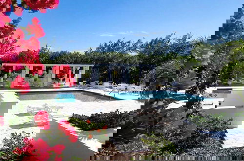 Foto 10 - Island Oasis: Beachfront Retreat With Infinity Pool