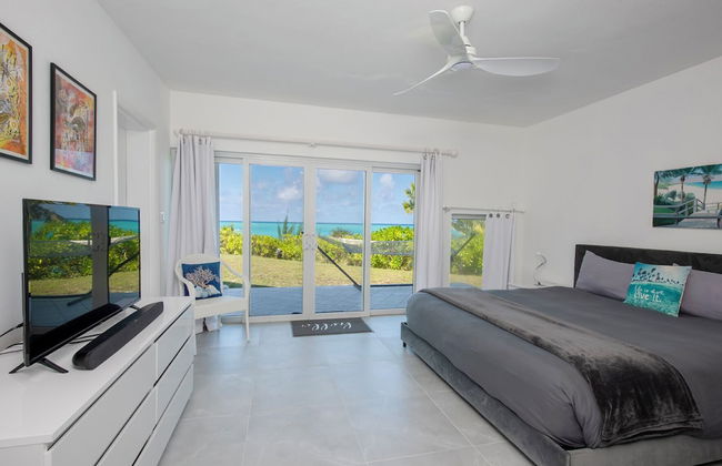 Shoreline Serenity: Secluded Coastal Villa - Foto 6