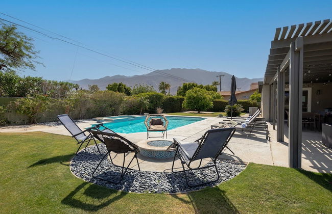 Relax at the 3BR Tranquil Oasis in Palm Springs - Foto 79