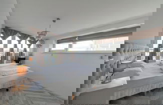 Foto 2 - Beachside Apartment With Balcony