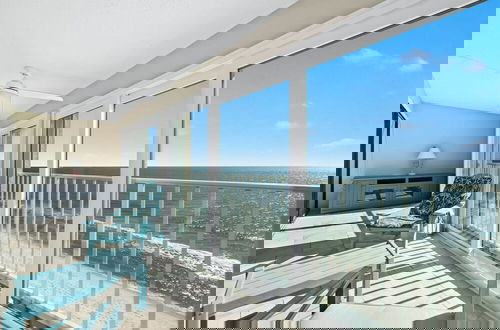 Foto 2 - Edgewater 82- Floor to Ceiling Glass Doors