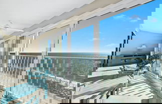 Foto 2 - Edgewater 82- Floor to Ceiling Glass Doors