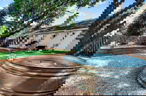 Foto 1 - Charming & Bright W Lounging Pool