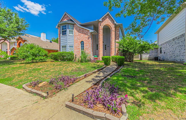 Lux 3-br Garage Gated Yard by The Star Frisco - Photo 2
