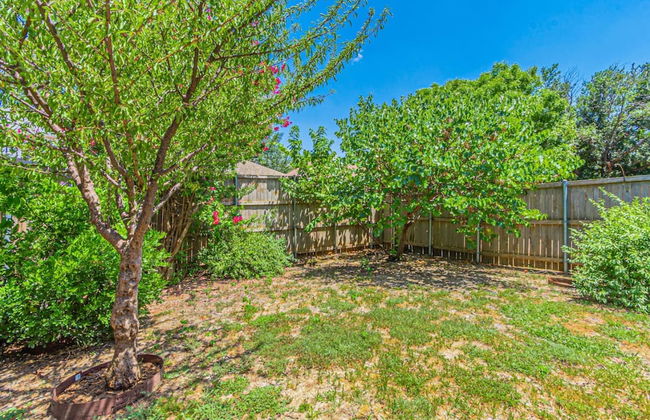 Lux 3-br Garage Gated Yard by The Star Frisco - Photo 15