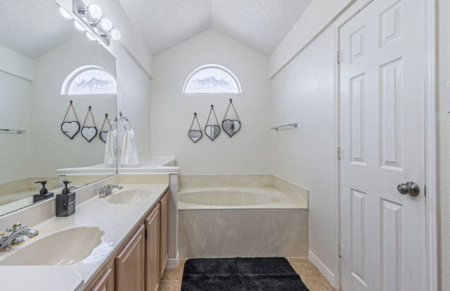 Lux 3-br Garage Gated Yard by The Star Frisco - Photo 47