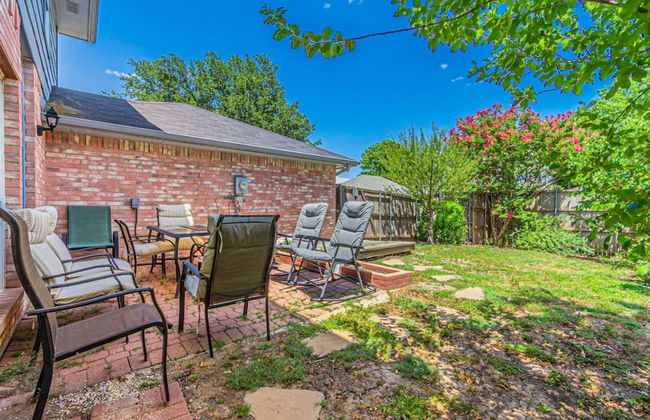 Lux 3-br Garage Gated Yard by The Star Frisco - Photo 9