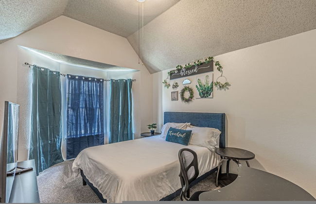 Lux 3-br Garage Gated Yard by The Star Frisco - Photo 23