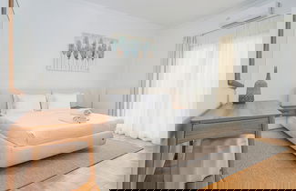 Foto 2 - Luxurious Stylish 2 Bd Villa in Voula