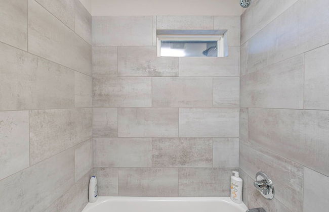 Chic Spacious Downtown Retreat - Foto 12