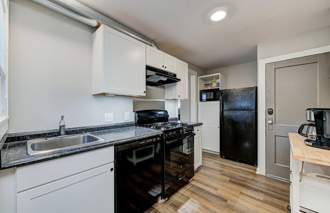 Chic Spacious Downtown Retreat - Foto 7