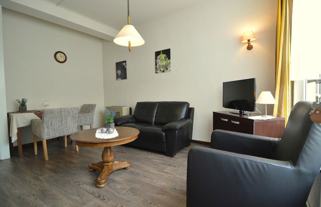 Snug Apartment in Schin op Geul Near Public Pool - Foto 1