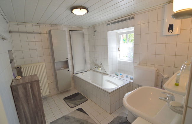 Appealing Apartment in Ittel With Garden, Parking, Bicycles - Foto 41