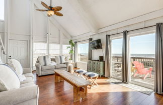 Foto 1 - Galveston Beach House w/ Oceanfront Deck