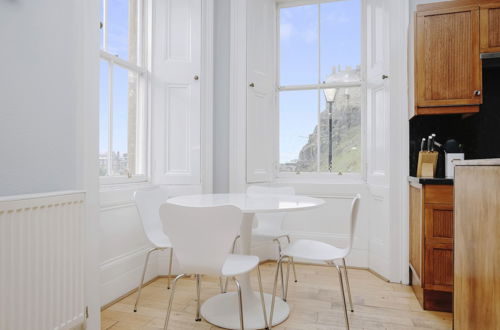 Photo 15 - JOIVY Bright 2Br Apt W/ Stunning View, Next To Edinburgh Castle