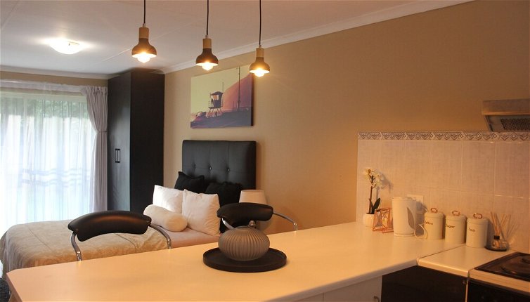 Photo 1 - Chic & Serene 1-Bed Haven in Roodepoort