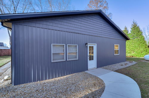 Foto 6 - Modern Buckeye Lake Retreat: Game Room & Fire Pit